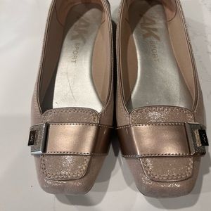 Anne Klein Sport 8.5 creamy metallic. Worn once for a summer wedding.